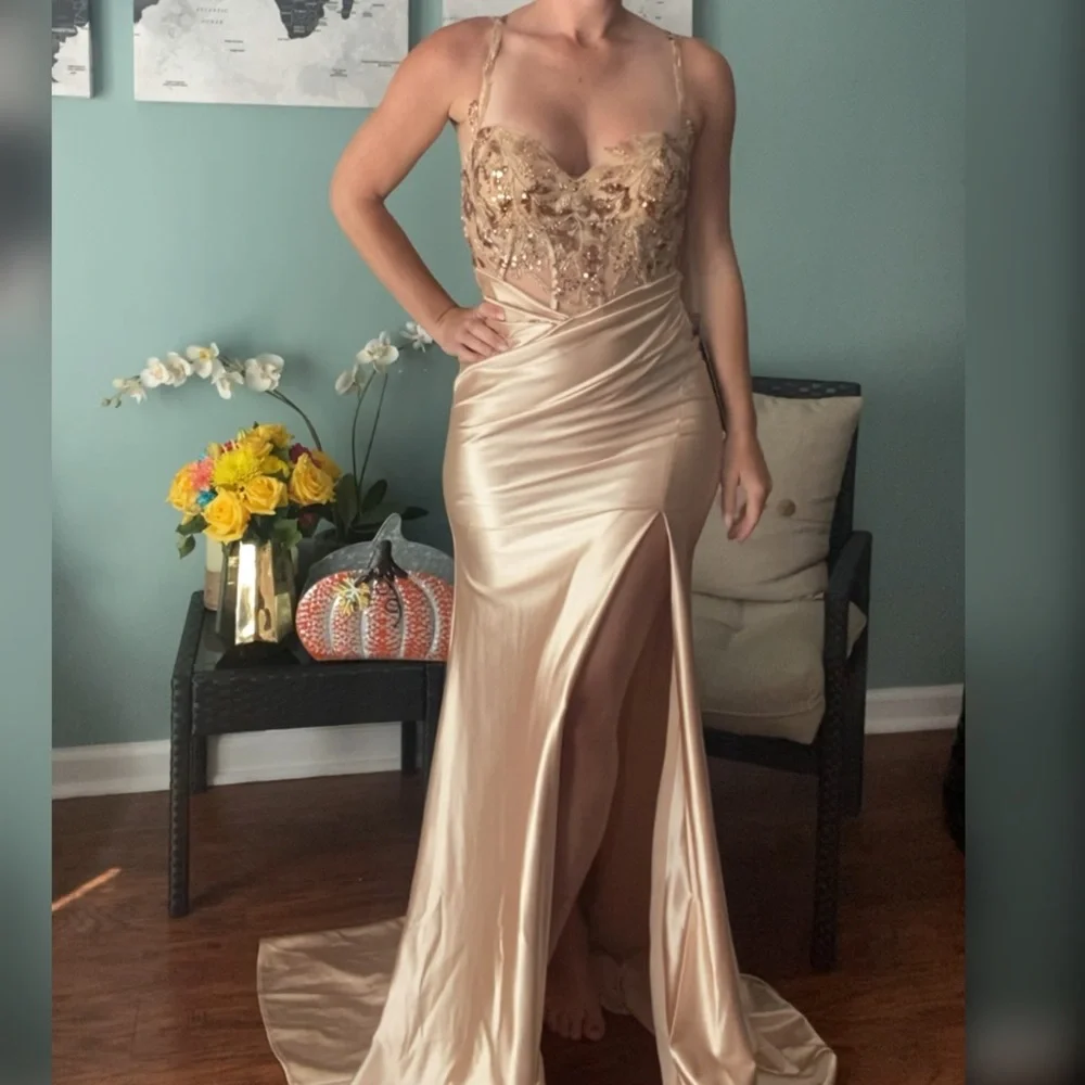 Champagne gold evening gown prom dress or formal dress - Picture 1 of 7